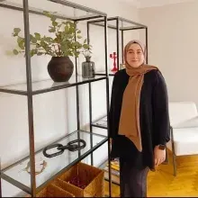 Kl. Psk. Betül Gülnaz Özen — Psikoloji, İstanbul. Portre fotoğrafı.