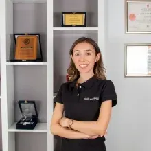 Dr. Dt. Banu Erbaş — Tepebaşı, Eskişehir. Portre fotoğrafı.