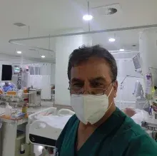 Uzm. Dr. Öztekin Demir — Nöroloji, Diyarbakır. Portre fotoğrafı.