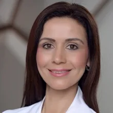 Uzm. Dr. Ayşe Gül Erdoğan — Dermatoloji, İstanbul. Portre fotoğrafı.