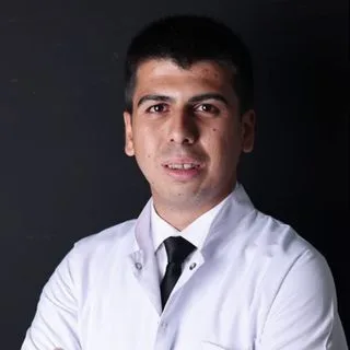 Dt. Alperen Dirican — Diş Hekimi, Samsun. Portre fotoğrafı.