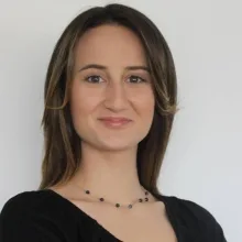 Psk. Özlem Sumer Büyükabacı — Psikoloji, Ankara. Portre fotoğrafı.