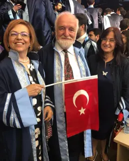 Prof. Dr. Ayşe Serdaroğlu profilinde yer alan galeri fotoğrafı.