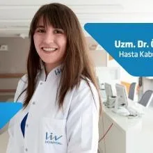 Op. Dr. Özge Deniz Ünyeli — Kadın Hastalıkları Ve Doğum, Samsun. Portre fotoğrafı.