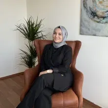 Psk. Fatma Şevval Saral — Psikoloji. Portre fotoğrafı.