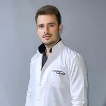 Dyt. Burak Sarıgöl — Diyetisyen, İstanbul. Portre fotoğrafı.