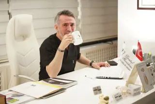 Dt. Mustafa Özcan profilinde yer alan galeri fotoğrafı.