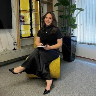 Psk. Ela Özpoyraz — Psikoloji, Kayseri. Portre fotoğrafı.