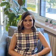 Uzm. Dr. Melike Yerebakan Tüzer — Psikiyatri, İstanbul. Portre fotoğrafı.