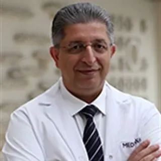 Dr. Öğr. Üyesi Erdal Kan — Endokrinoloji Ve Metabolizma Hastalıkları, Beylikdüzü, İstanbul. Portre fotoğrafı.