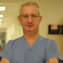 Prof. Dr. Barış Nuhoğlu — Üroloji, İstanbul. Portre fotoğrafı.