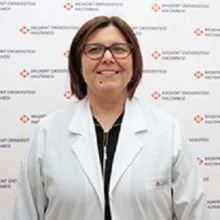 Prof. Dr. Esra Baskın — Çankaya, Ankara. Portre fotoğrafı.