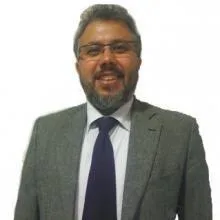 Uzm. Dr. Koray Duman — Kadın Hastalıkları Ve Doğum, Antalya. Portre fotoğrafı.