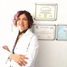 Uzm. Dr. Ayşen Sağdıç Coşkuner — Dermatoloji, Yenimahalle, Ankara. Portre fotoğrafı.