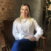 Kl. Psk. Gizem Aydın — Psikoloji, İstanbul. Portre fotoğrafı.
