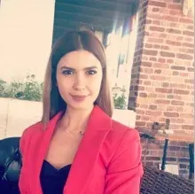 Psk. Dan. Özge Harım — Aile Danışmanlığı, Niğde. Portre fotoğrafı.