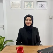 Kl. Psk. Rukiye Şevik Diallo — Psikoloji, Balıkesir. Portre fotoğrafı.