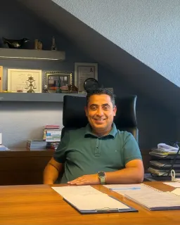 Uzm. Dr. Veli Kurt profilinde yer alan galeri fotoğrafı.