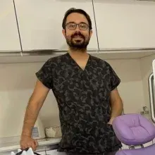 Dr. Dt. Mustafa Çakır — Manisa. Portre fotoğrafı.