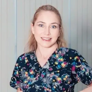 Dt. Aylin Karadeniz profilinde yer alan galeri fotoğrafı.