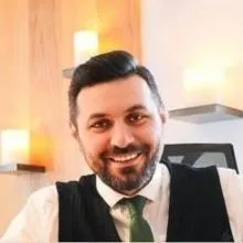 Op. Dr. Murat Ceran — Kulak Burun Boğaz, Bursa. Portre fotoğrafı.