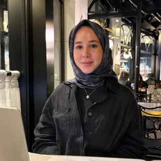 Psk. Betülay Kahraman — Psikoloji, İstanbul. Portre fotoğrafı.