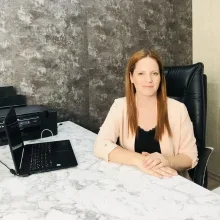 Dyt. Cansu Gedikli Uysal — Diyetisyen, Mersin. Portre fotoğrafı.