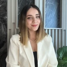 Kl. Psk. Zeyneb Eda Yüceler — Psikoloji, İstanbul. Portre fotoğrafı.
