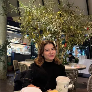 Kl. Psk. Nazlı Fatma Altun profilinde yer alan galeri fotoğrafı.