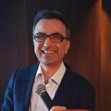 Prof. Dr. Serkan Şimşek — Beyin Ve Sinir Cerrahisi, Ankara. Portre fotoğrafı.