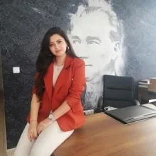 Psk. Dan. Zehra Yiğit — Psikolojik Danışma ve Rehberlik. Portre fotoğrafı.