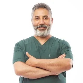 Op. Dr. Selahattin Yitgin — Genel Cerrahi, İstanbul. Portre fotoğrafı.
