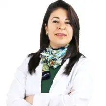 Uzm. Dr. Semra Düzcü — Tıbbi Biyokimya, Çiğli, İzmir. Portre fotoğrafı.