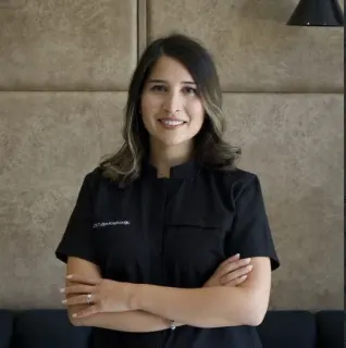 Uzm. Dt. Tuğçe Kaşıkcıoğlu profilinde yer alan galeri fotoğrafı.