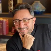 Op. Dr. Aytunç Yur — Genel Cerrahi, İstanbul. Portre fotoğrafı.