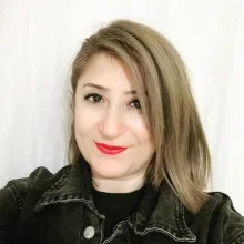 Nil Kara. Portre fotoğrafı.