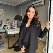 Dkt. İrem Güneş — Dil ve Konuşma Terapisi, Tekirdağ. Portre fotoğrafı.