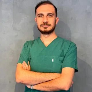 Uzm. Dt. Murat Canbolat — Bursa. Portre fotoğrafı.