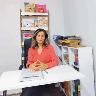 Özge Alacan — Çocuk Gelişimi, Bursa. Portre fotoğrafı.