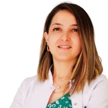 Uzm. Dt. Feyza Akalın Kunuk — Ağız diş ve çene radyolojisi, Bolu. Portre fotoğrafı.