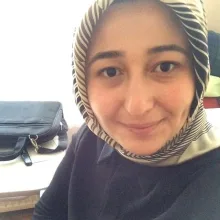 Psk. Dan. Yasemin Sarı — Kocaeli. Portre fotoğrafı.