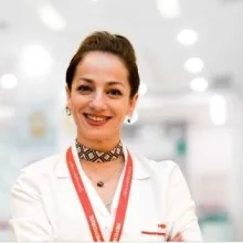 Uzm. Dr. Esma Türkmen — Çocuk Sağlığı Ve Hastalıkları, Bahçelievler, İstanbul. Portre fotoğrafı.