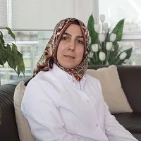 Dt. Fatma Tuba Yiğit Algen — Diş Hekimi, Konya. Portre fotoğrafı.