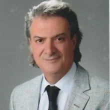 Prof. Dr. Sadettin Dernek — Kalp Ve Damar Cerrahisi, Eskişehir. Portre fotoğrafı.