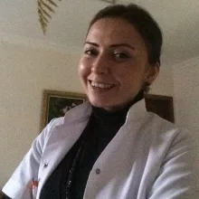 Dt. Meryem Güzel Cengiz — Diş Hekimi, Muğla. Portre fotoğrafı.