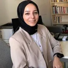 Uzm. Psk. Dan. Melike Uslu Taş — Psikolojik Danışma ve Rehberlik, Ankara. Portre fotoğrafı.