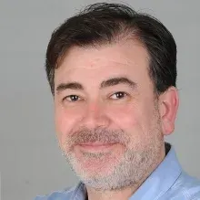 Dr. Salih Aygül — İstanbul. Portre fotoğrafı.
