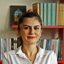 Dyt. Şeyma Yaşar — Diyetisyen, Eskişehir. Portre fotoğrafı.