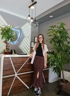 Uzm. Dt. Merve Özkan Akagündüz profilinde yer alan galeri fotoğrafı.