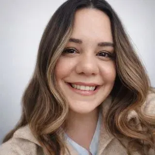 Kl. Psk. Elif Naz Avcı — Psikoloji, Eskişehir. Portre fotoğrafı.